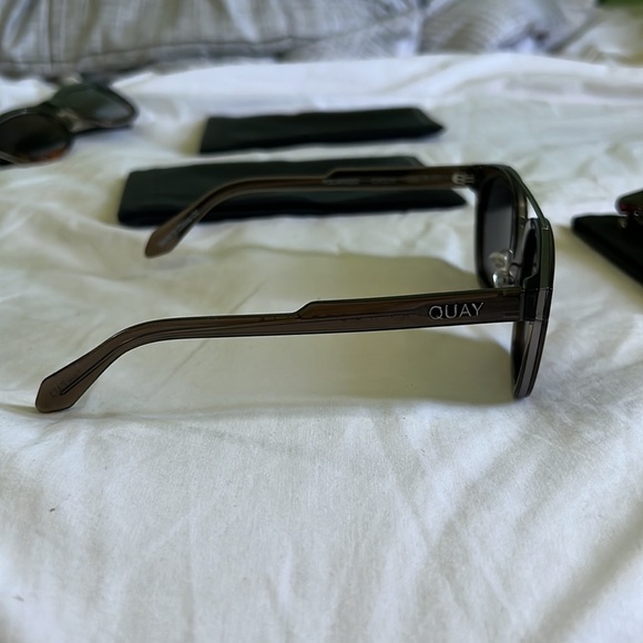 Quay sunglasses with case - Picture 2 of 5